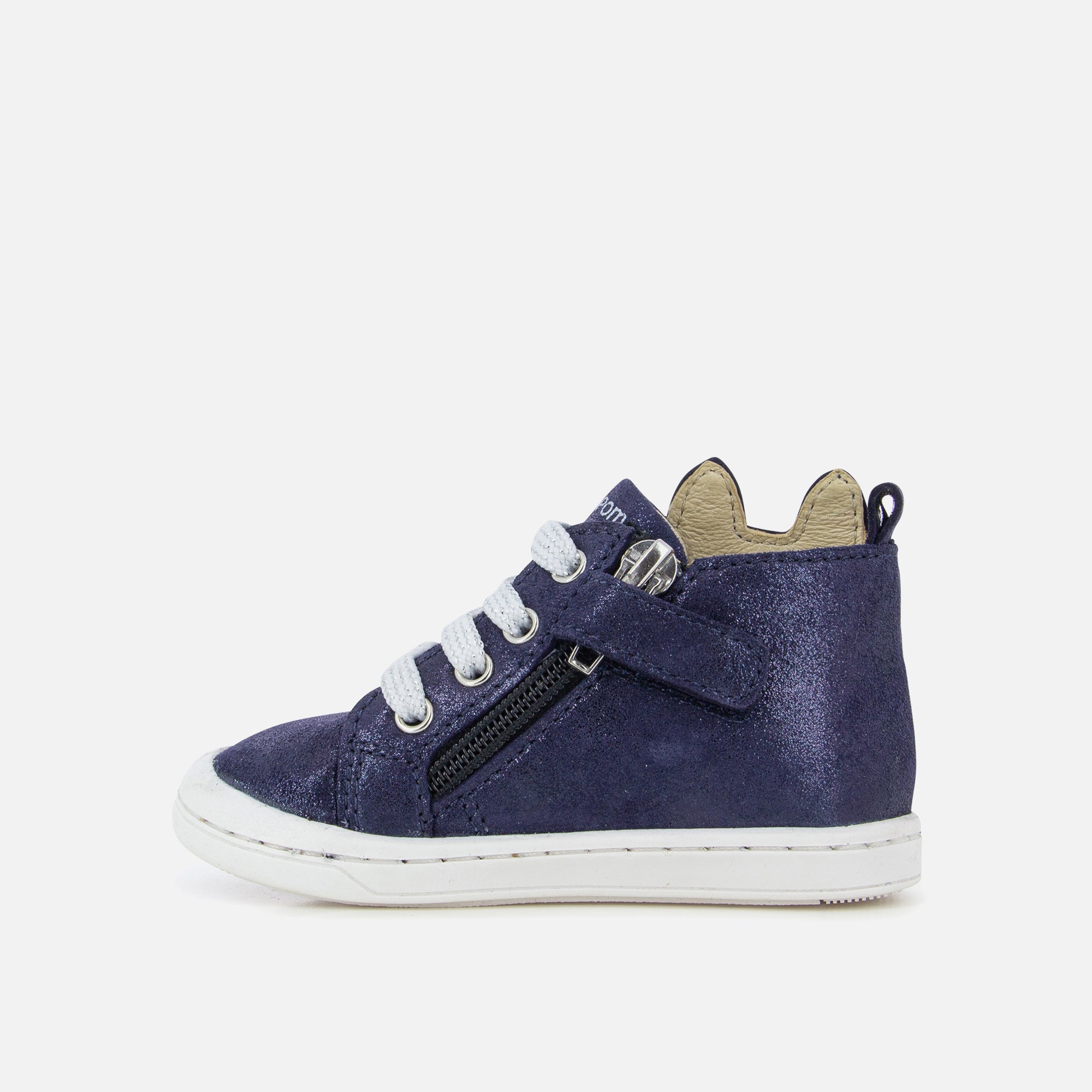 KIKKI WOU - PREMIERS