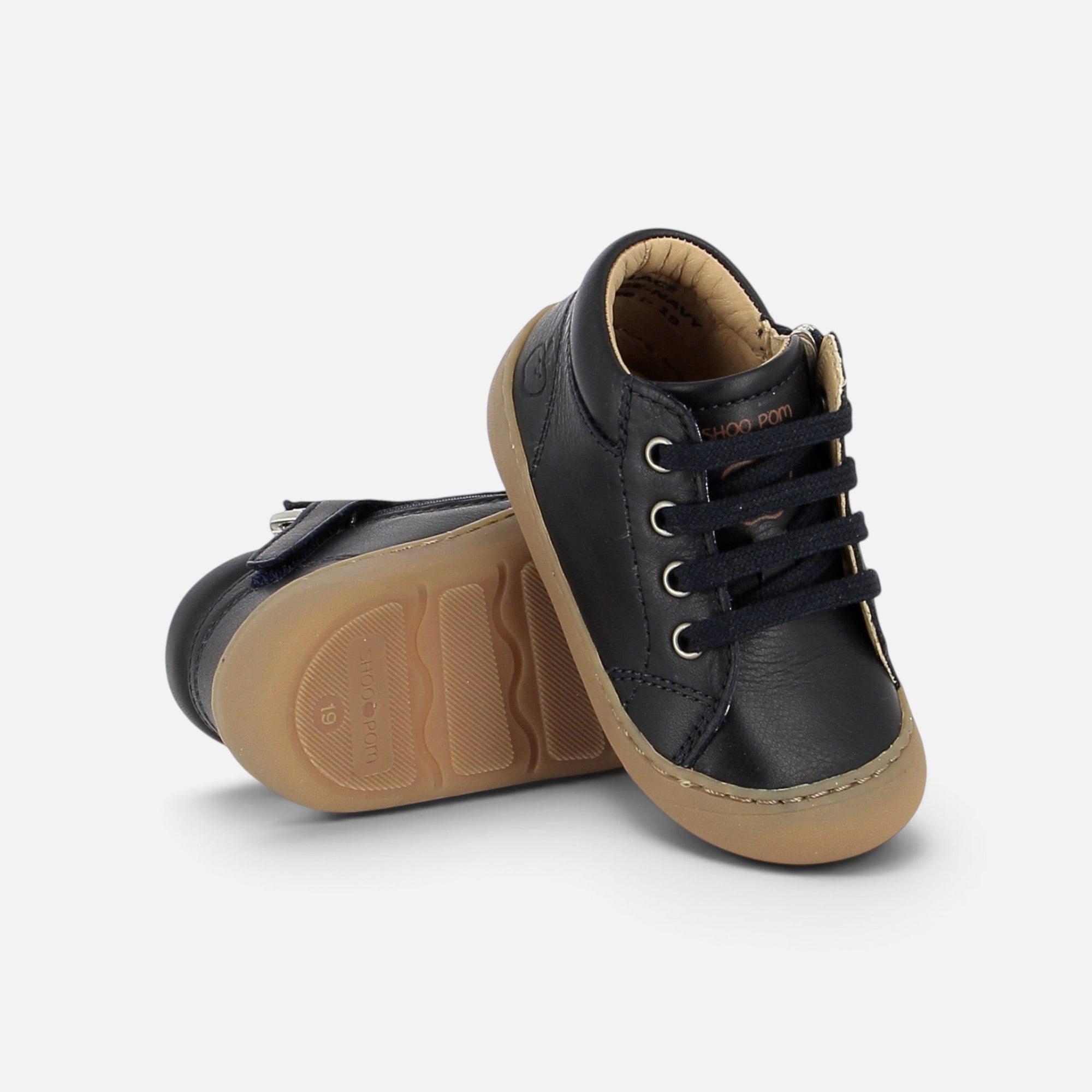Chaussures barefoot Shoo Pom en cuir bleu marine avec lacets, semelle souple en caoutchouc et zip latéral