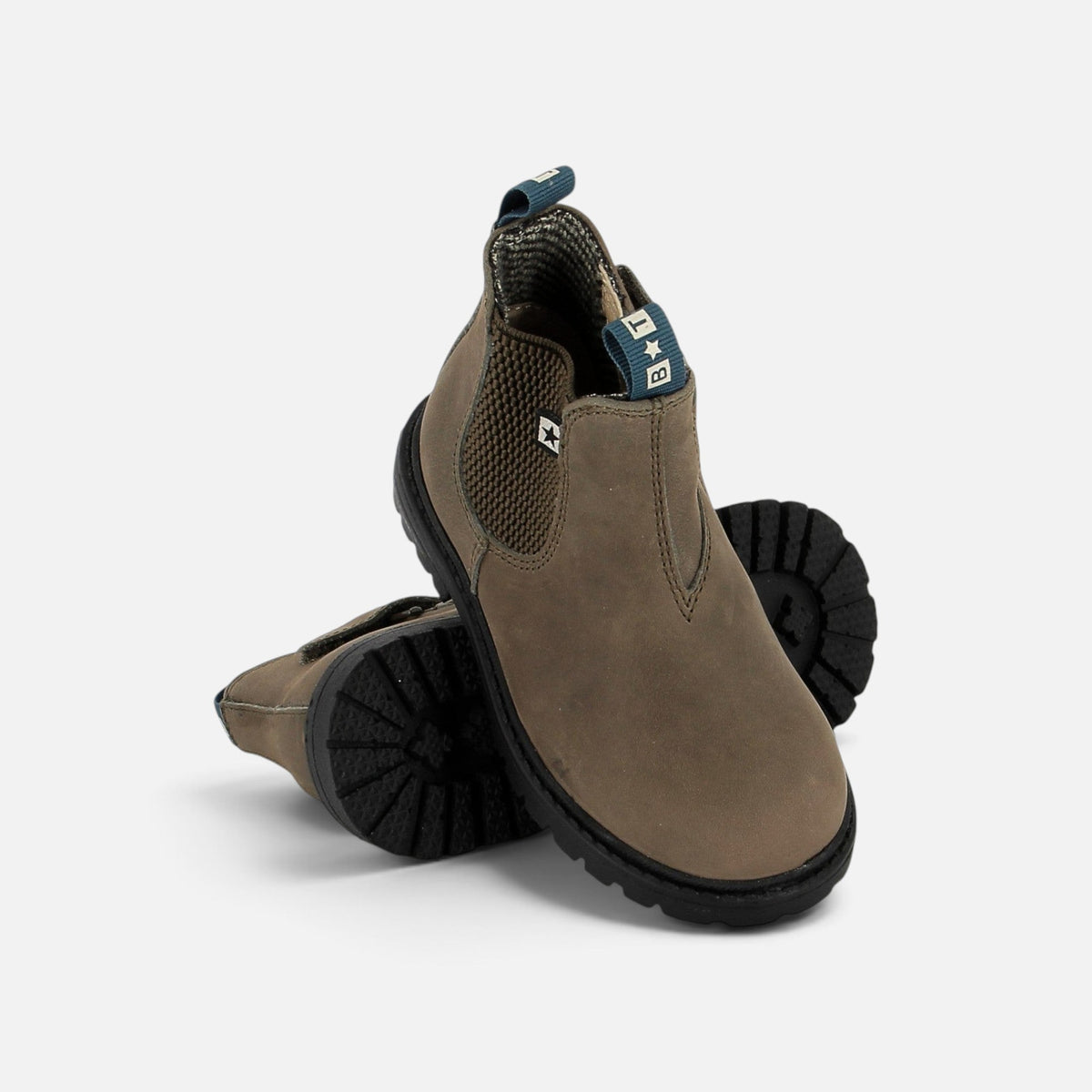 Bottines chelsea Shoo Pom en cuir marron avec empiècements élastiques et semelle crantée noire