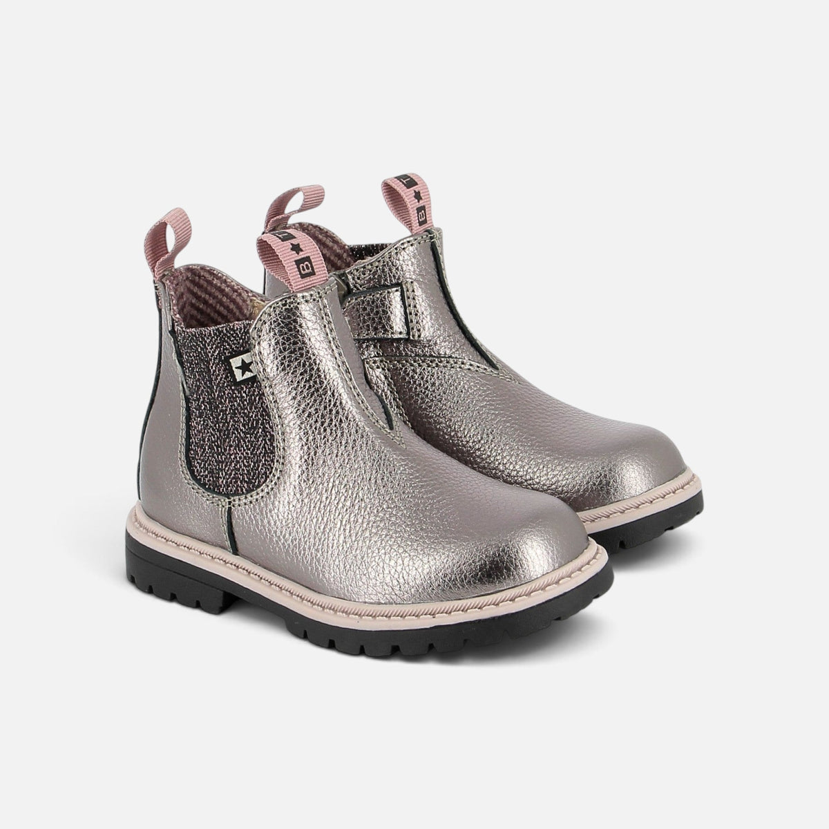 Bottines Chelsea Shoo Pom en cuir métallisé argenté avec détails roses et semelle crantée