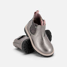 Bottines Shoo Pom argentées en cuir métallisé avec élastiques pailletés et tirettes roses pour enfants