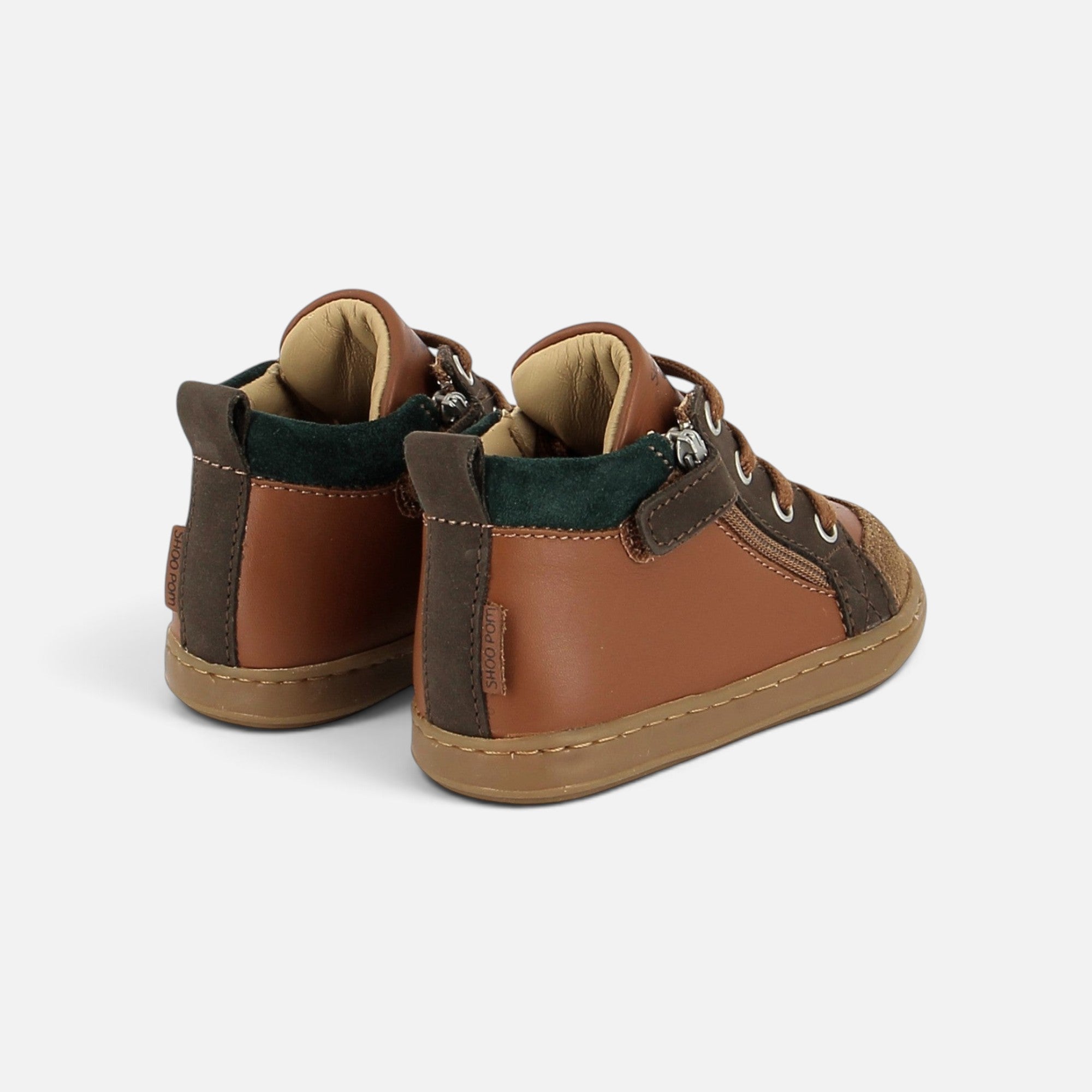 Chaussures premiers-pas Shoo Pom en cuir nappa et nubuck camel avec double zip latéral et semelle souple