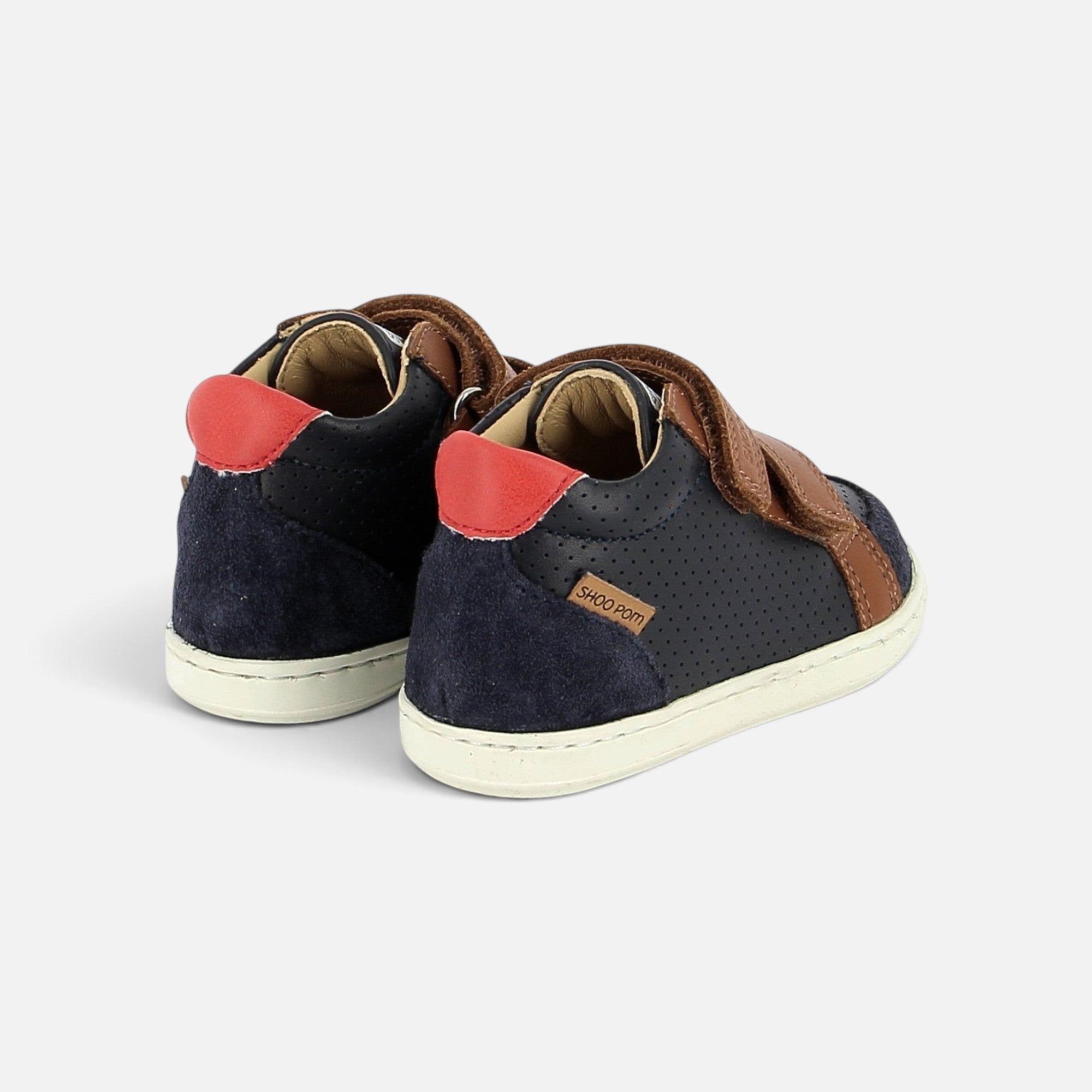 Chaussures premiers pas Shoo Pom Bouba Box Easy en cuir bleu marine et camel avec détails rouges et scratchs