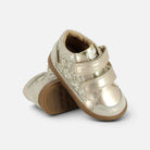 Chaussures premiers-pas Shoo Pom en cuir platine brillant avec scratchs et semelle souple pour bébé