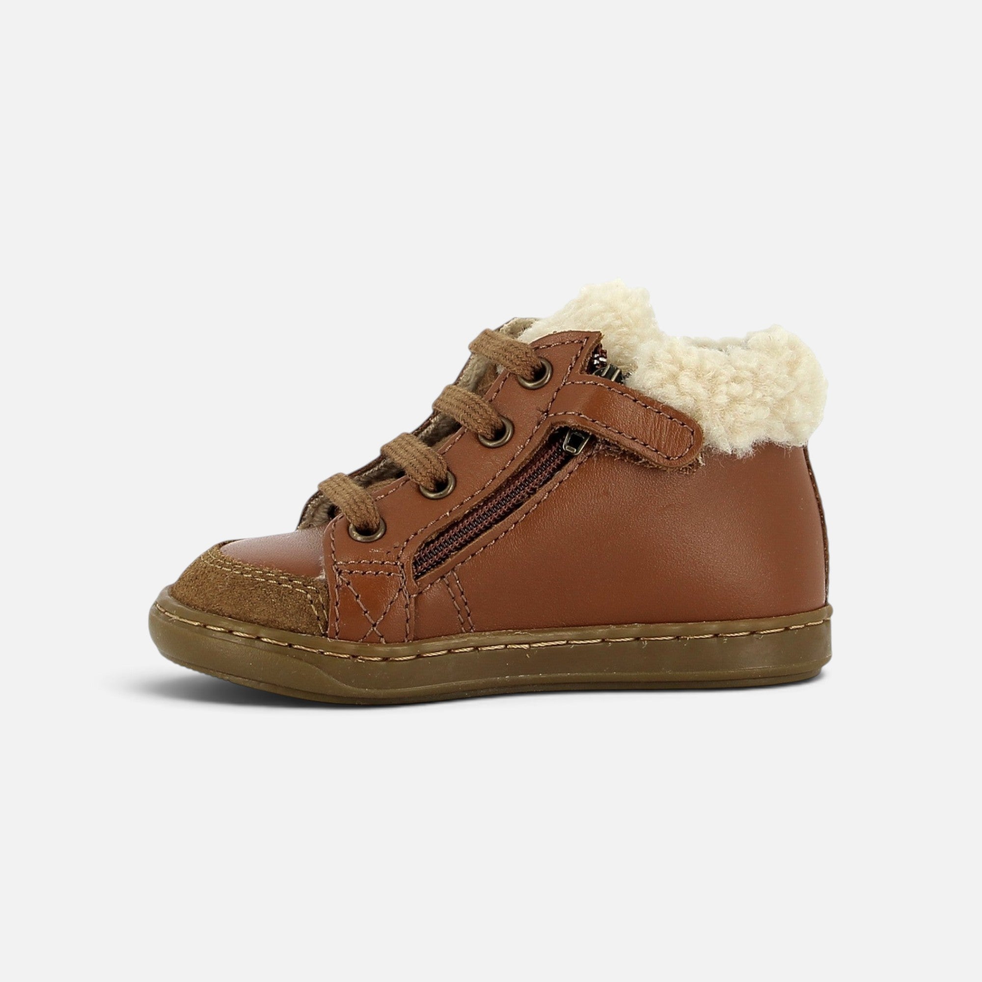 Chaussure premiers-pas Shoo Pom en cuir camel avec doublure en laine, lacets et fermeture éclair latérale
