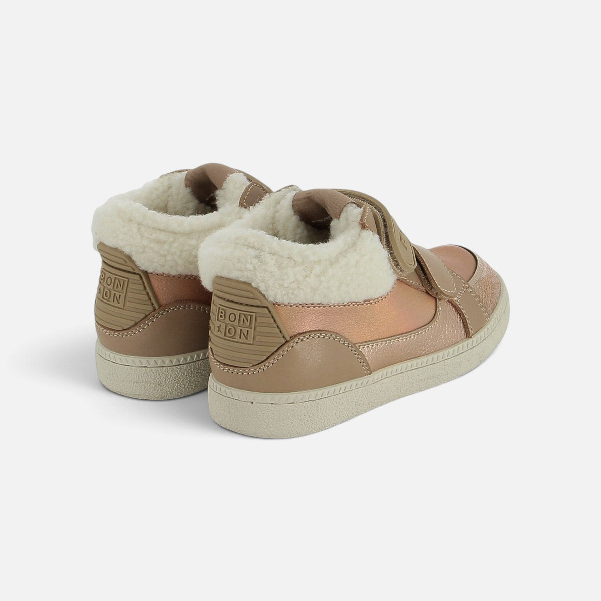 Baskets montantes Shoo Pom dorées et beiges avec doublure en fausse fourrure et fermeture à scratch