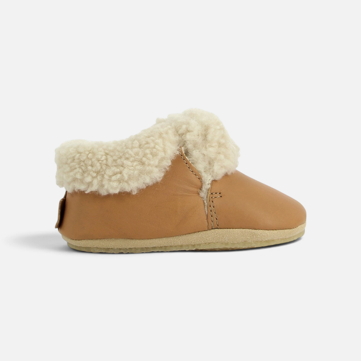 Chaussons bébé Shoo Pom Doudou Fur en cuir nappa camel avec doublure en fourrure synthétique et semelle en crêpe