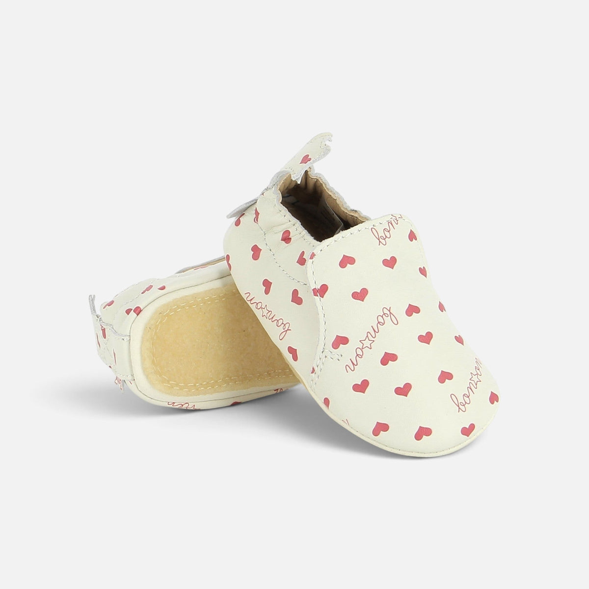 Chaussons bébé Shoo Pom en cuir blanc avec motif cœurs rouges et inscription bonbon