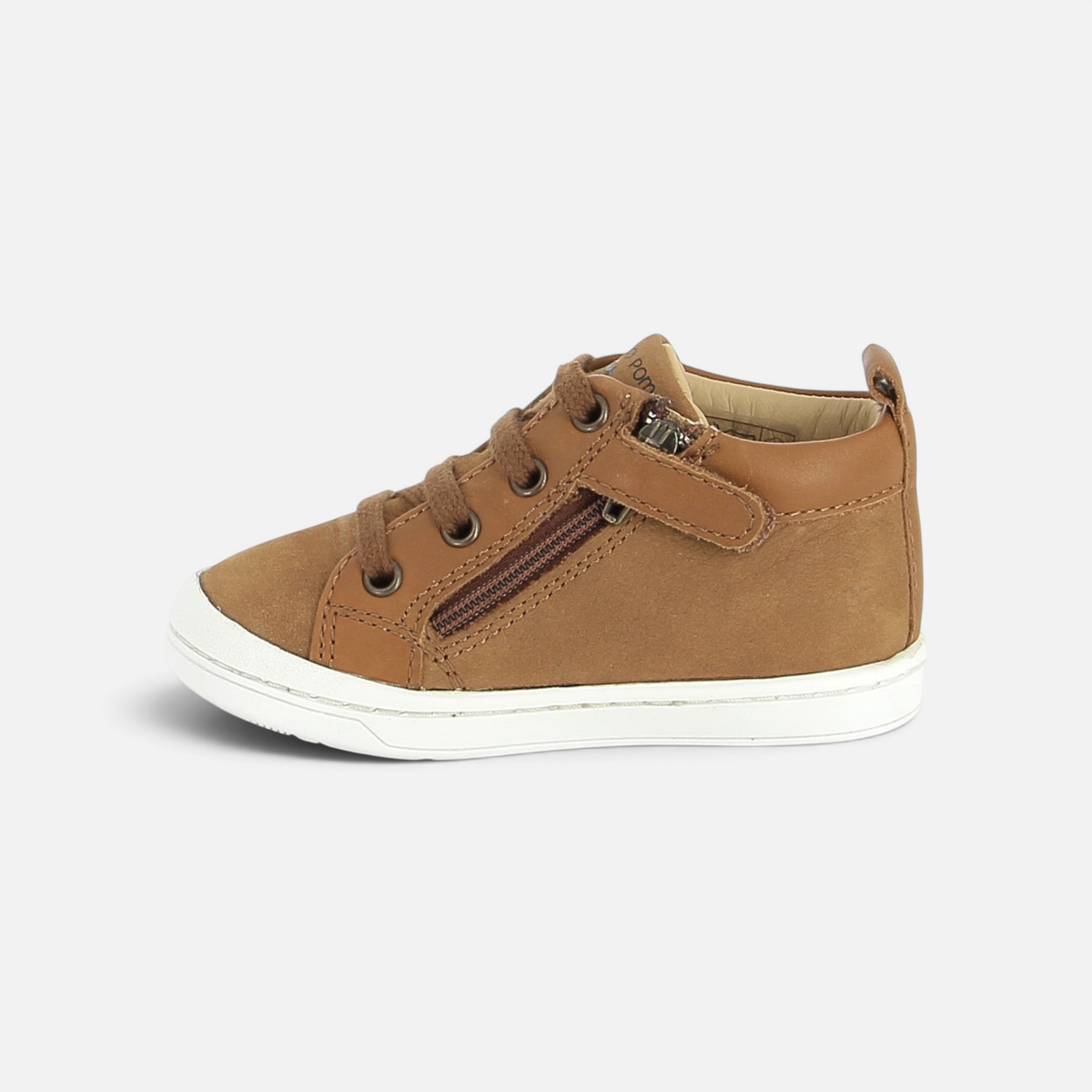 Chaussure premiers-pas Shoo Pom KIKKO BASE en cuir camel avec lacets, fermeture éclair latérale et semelle blanche