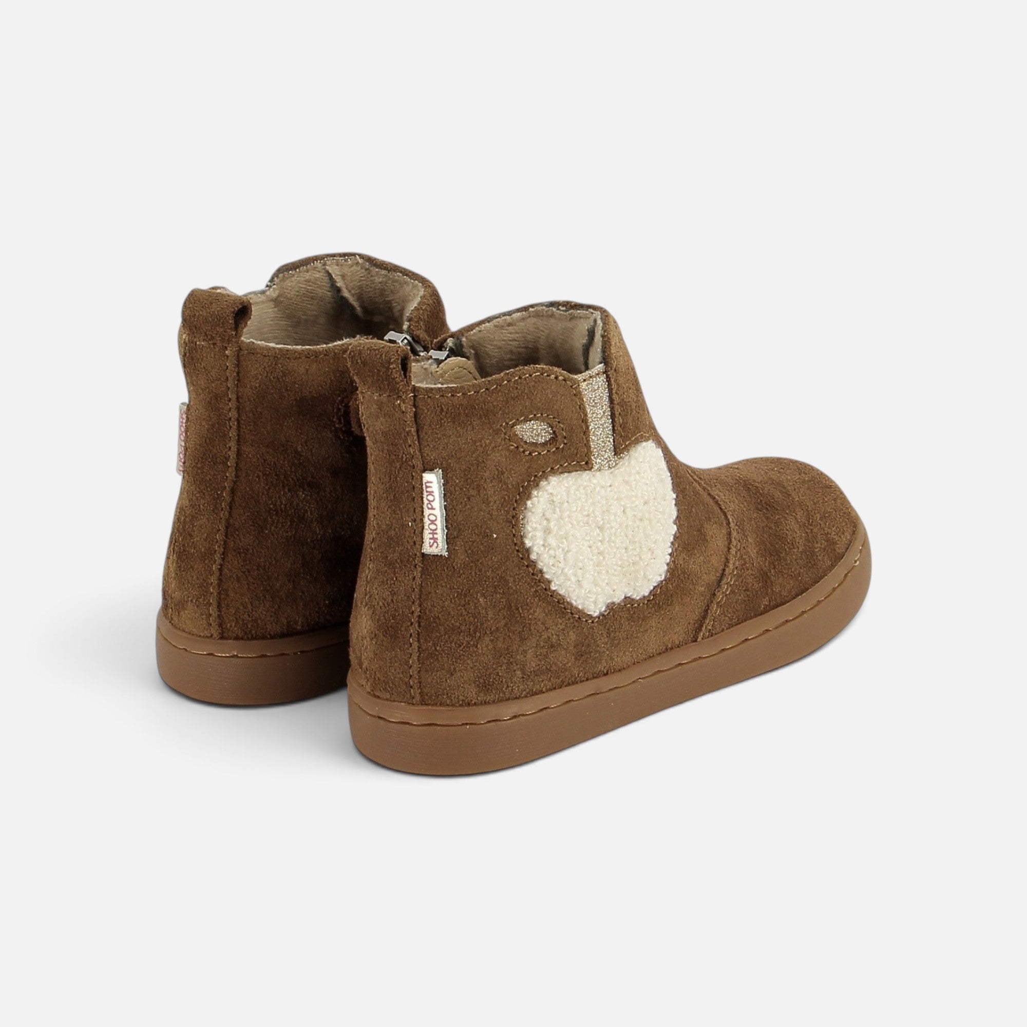 Bottines Shoo Pom en velours camel avec motif pomme en fourrure blanche et fermeture éclair latérale