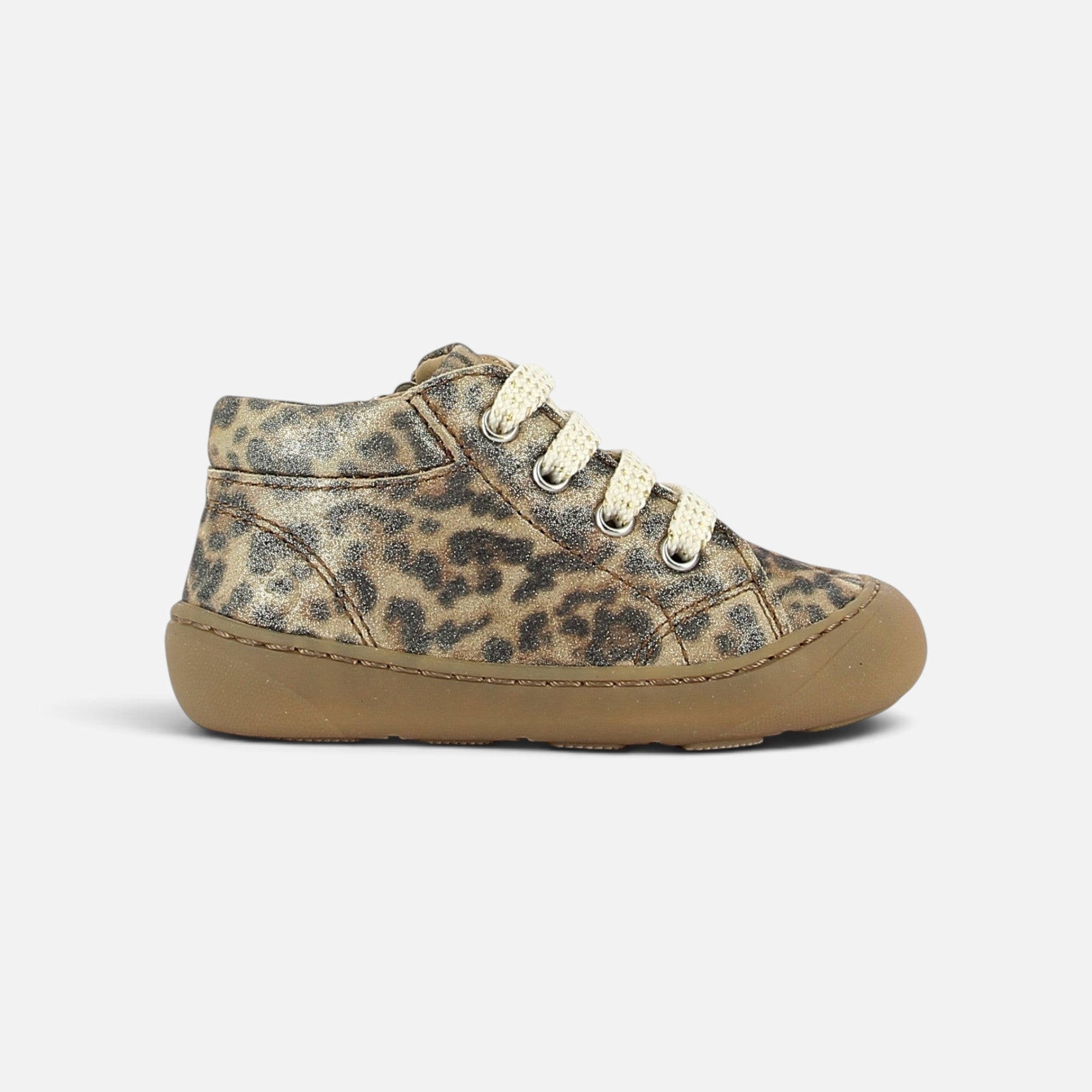Chaussure barefoot Shoo Pom en cuir imprimé léopard doré avec lacets et semelle souple pour enfant