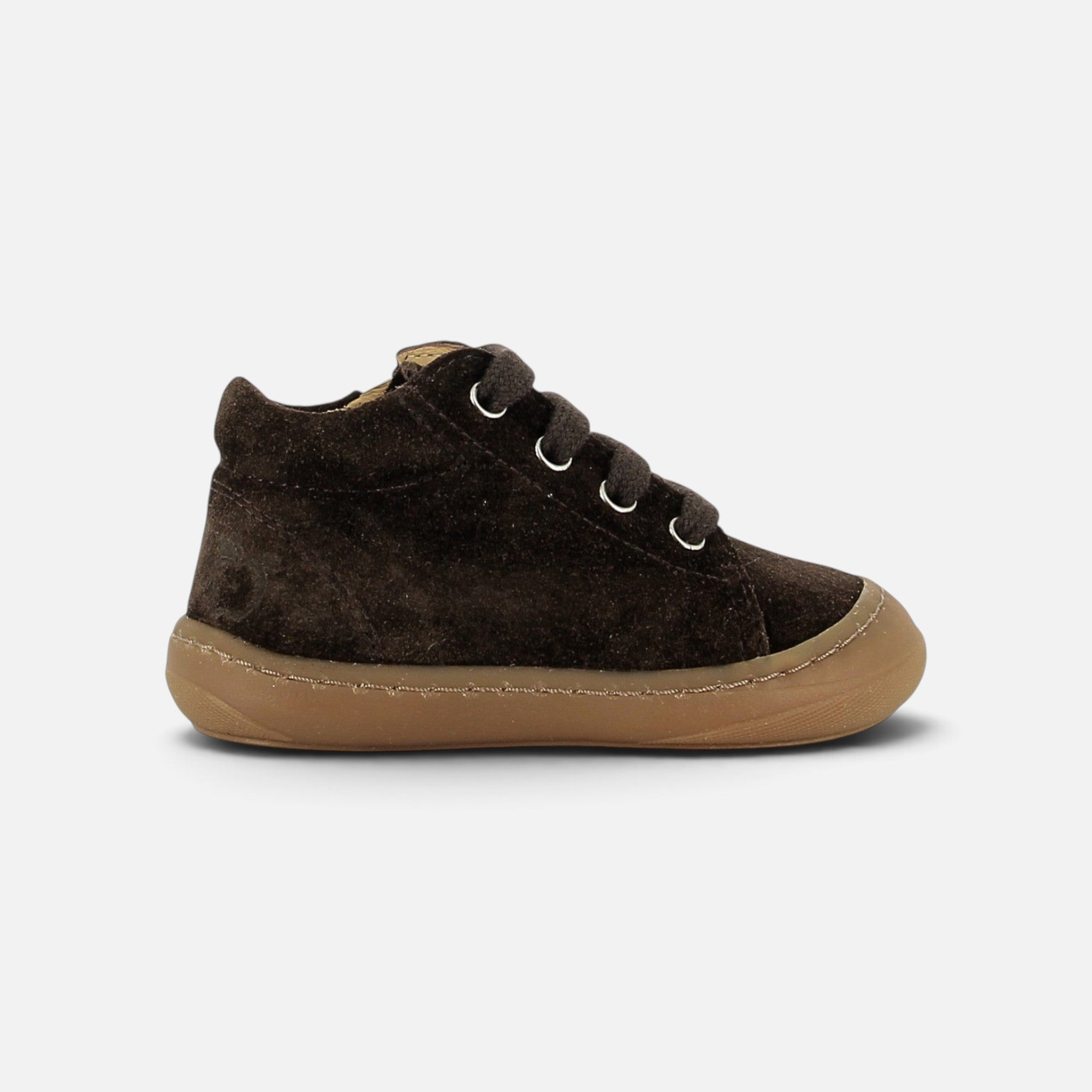 Chaussures premiers-pas Shoo Pom en velours couleur truffe avec lacets et semelle en caoutchouc souple