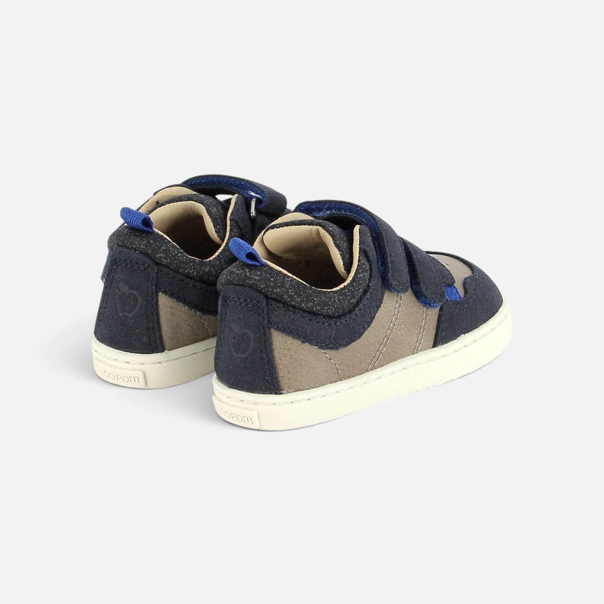 Basket barefoot Shoo Pom Tooties Easy en cuir velours bleu marine et beige avec fermeture scratch et semelle souple