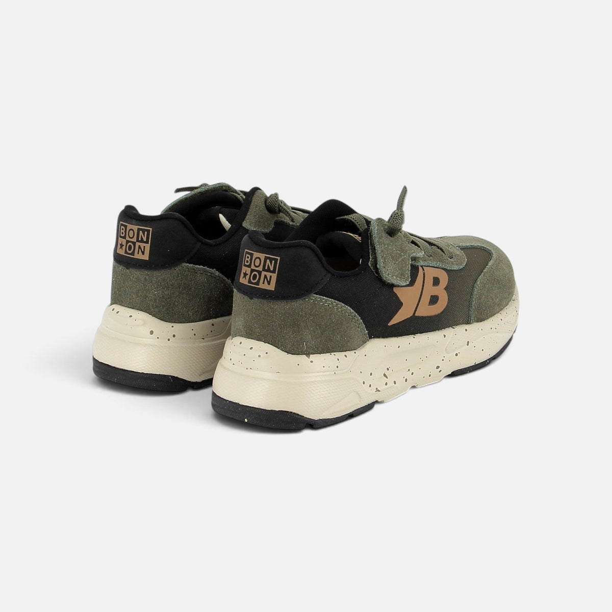 Baskets Shoo Pom kaki et noir en daim et textile avec semelle mouchetée et logo B sur le côté