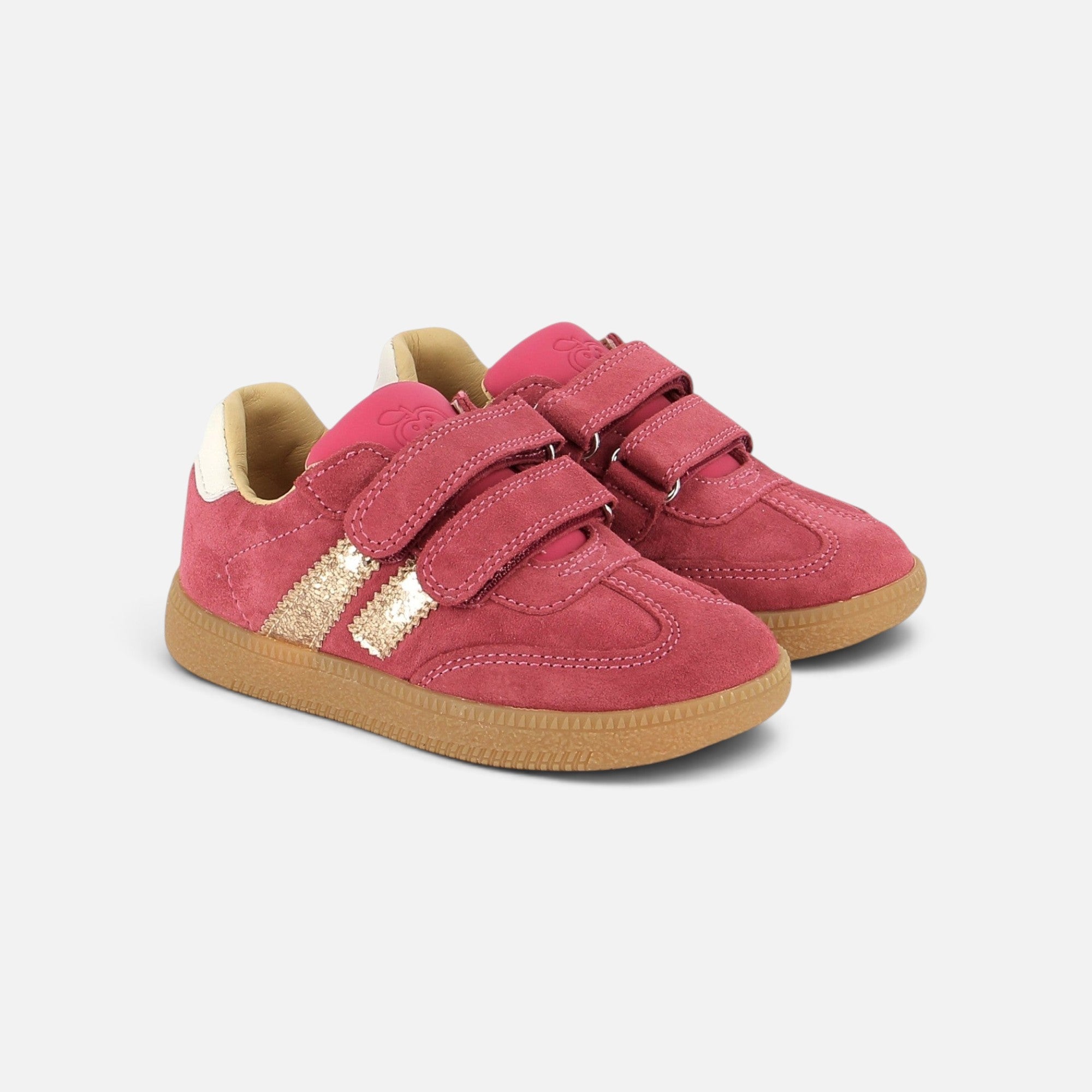 Baskets Shoo Pom Yuzu Lo Scratch en velours rouge cerise avec détails pailletés et double fermeture auto-agrippante